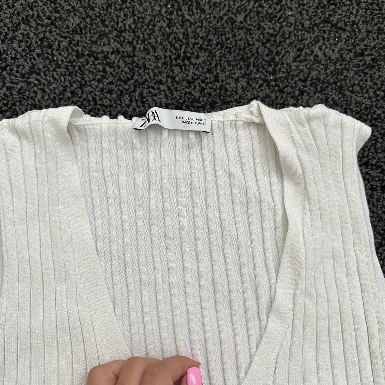 White knit zara vest. Size L - Depop