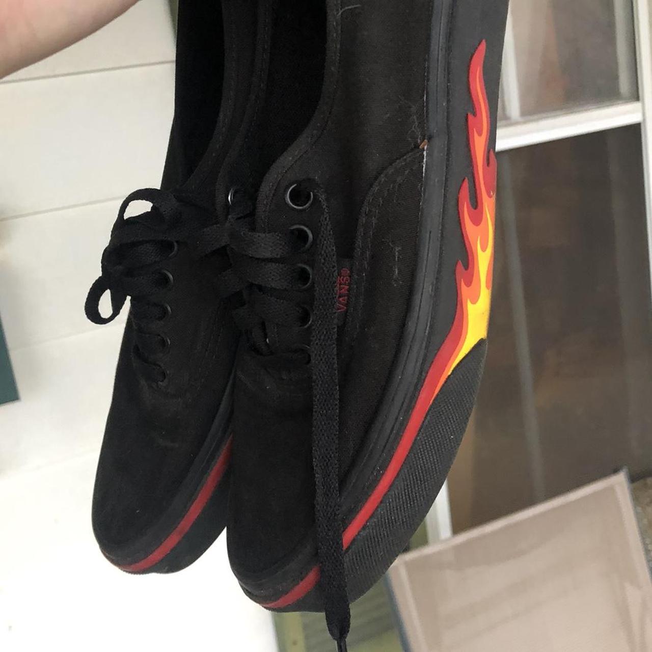 Vans black hot sale flame wall