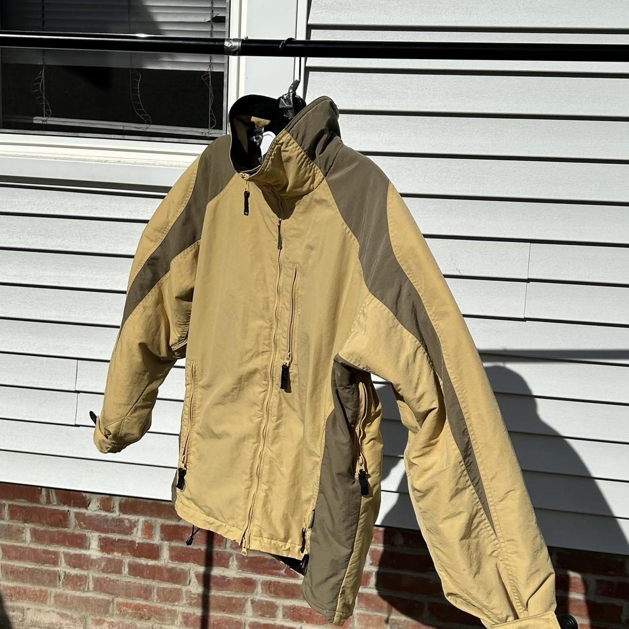 Medium Vintage Columbia Convert jacket in a trendy