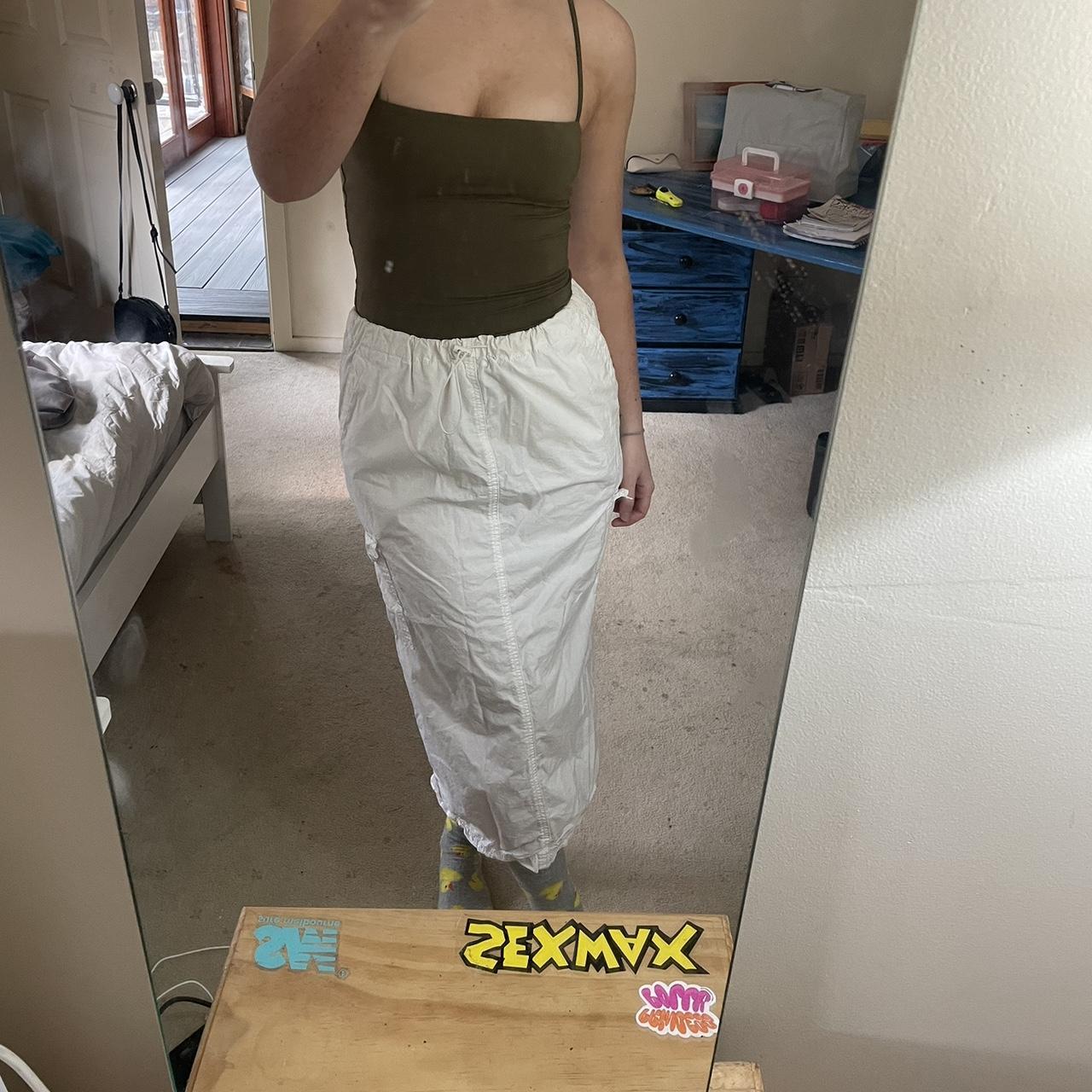 Glassons white midi cargo skirt labeled size 10.... Depop