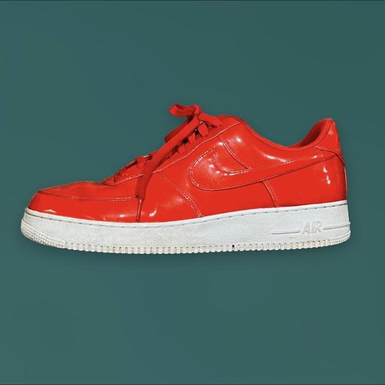 Nike air force 1 siren red best sale