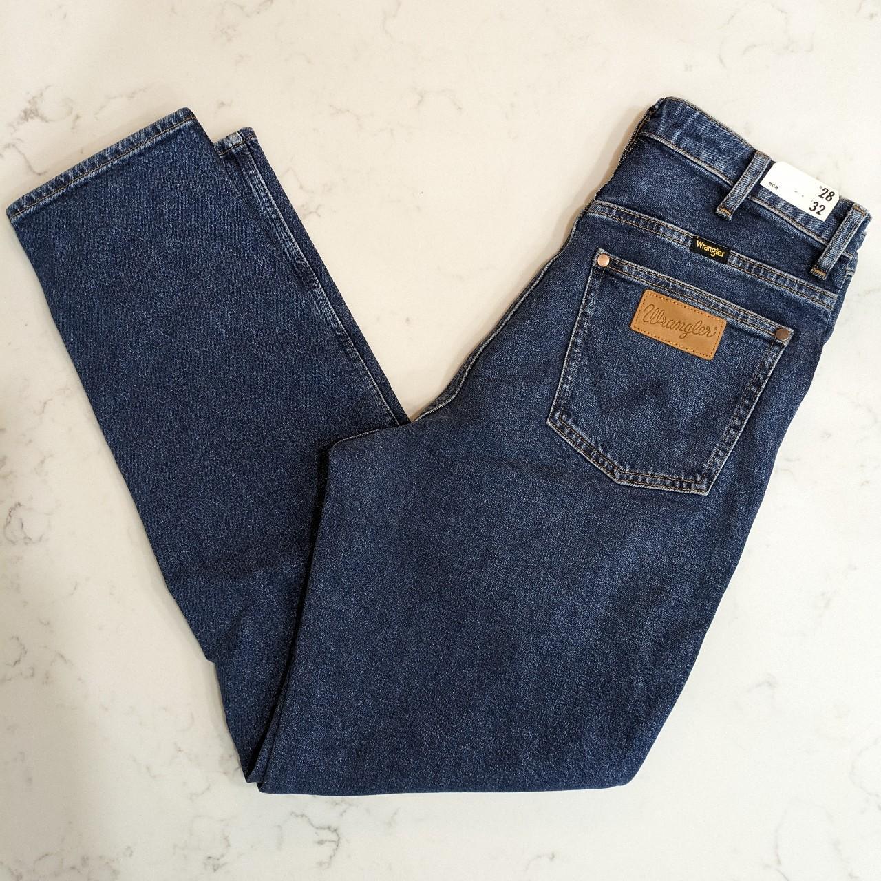 🔥 BNWT Wrangler Women’s High Rise Mom Jeans W28... - Depop