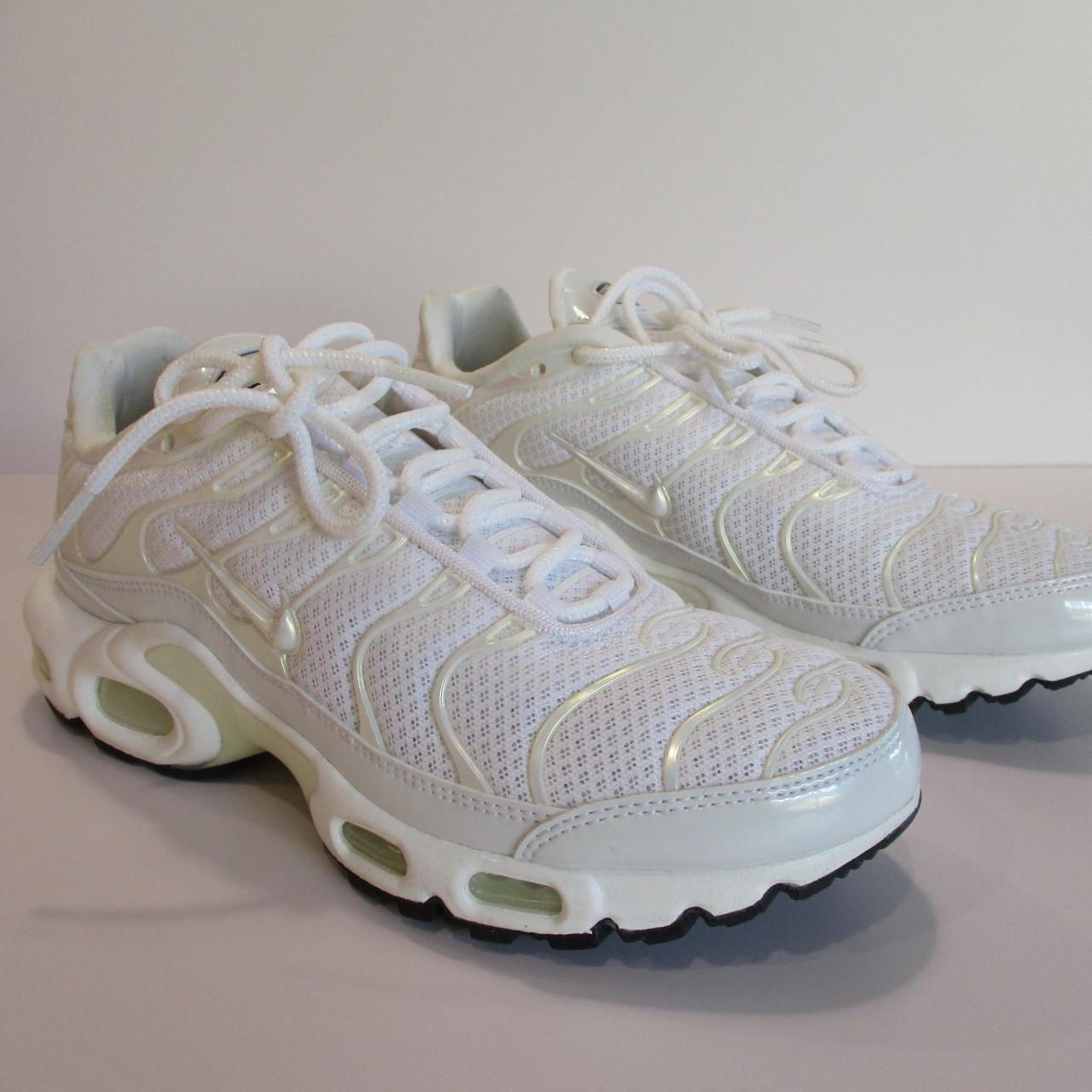 womens nike air max white