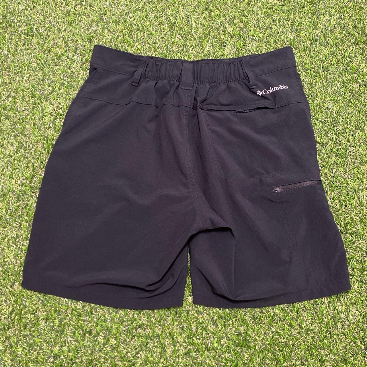 Essential Columbia Shorts Size 32/42 Lightweight - Depop