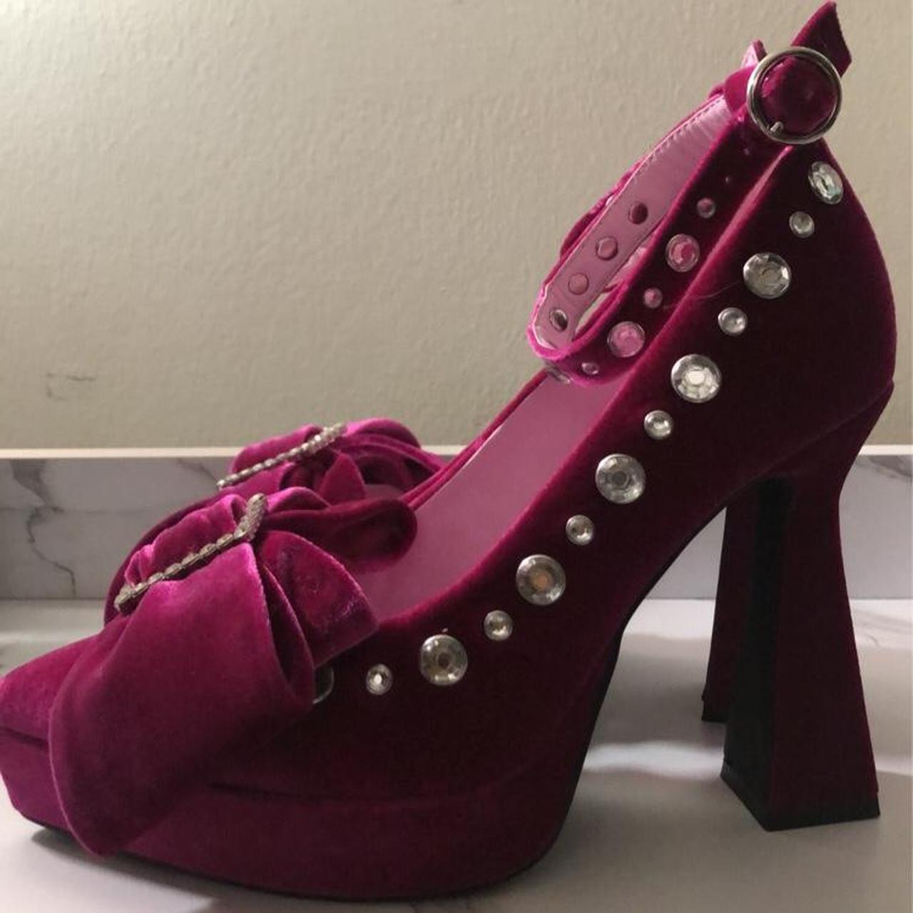 Sugar thrillz unwrap me velvet platform heels