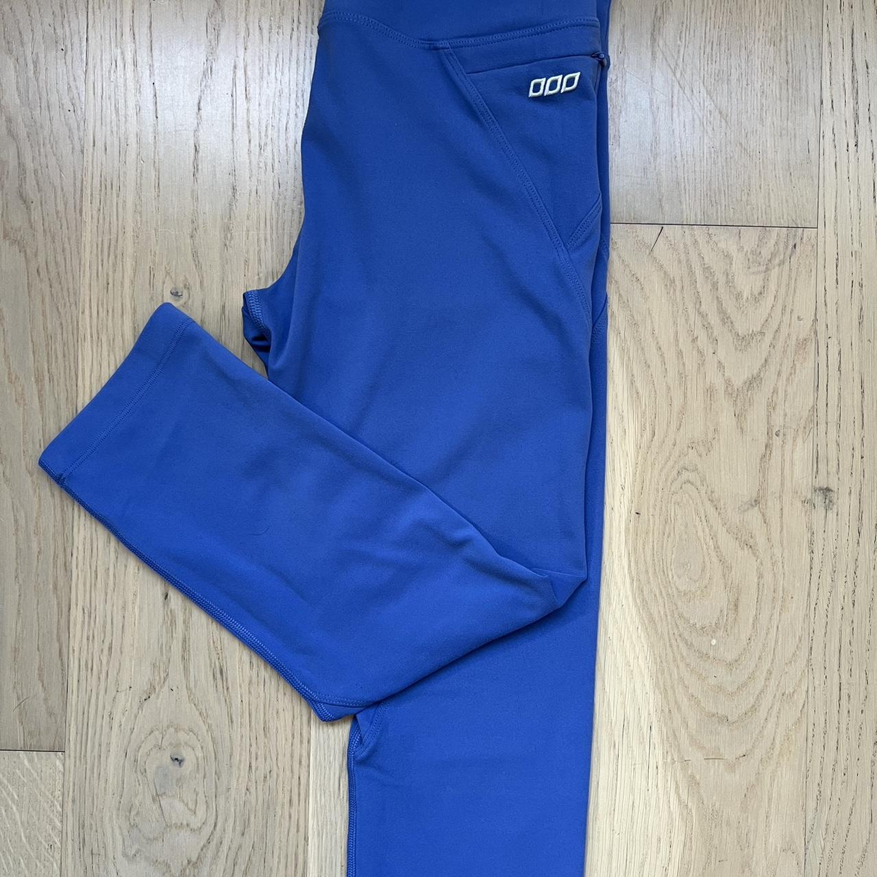 Blue 3/4 Lorna Jane leggings with small zipper - Depop