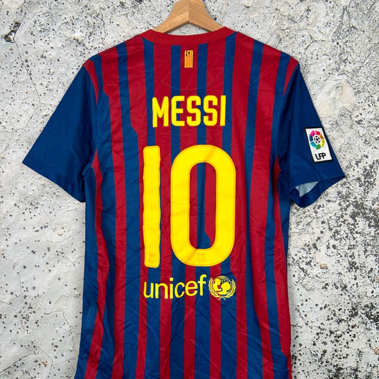 Nike FC Barcelona #10 Messi hotsell Home Jersey