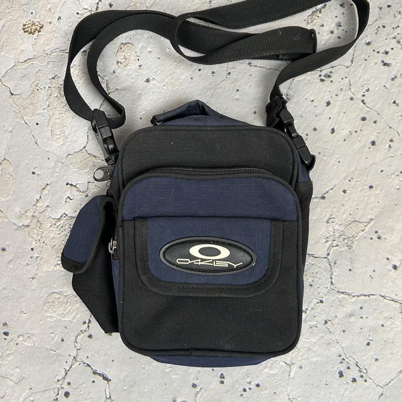 Vintage Oakley 90s Gorpcore Shoulder Bag Rare | Depop Vintage Oakley 90s Gorpcore Shoulder Bag Rare | Depop