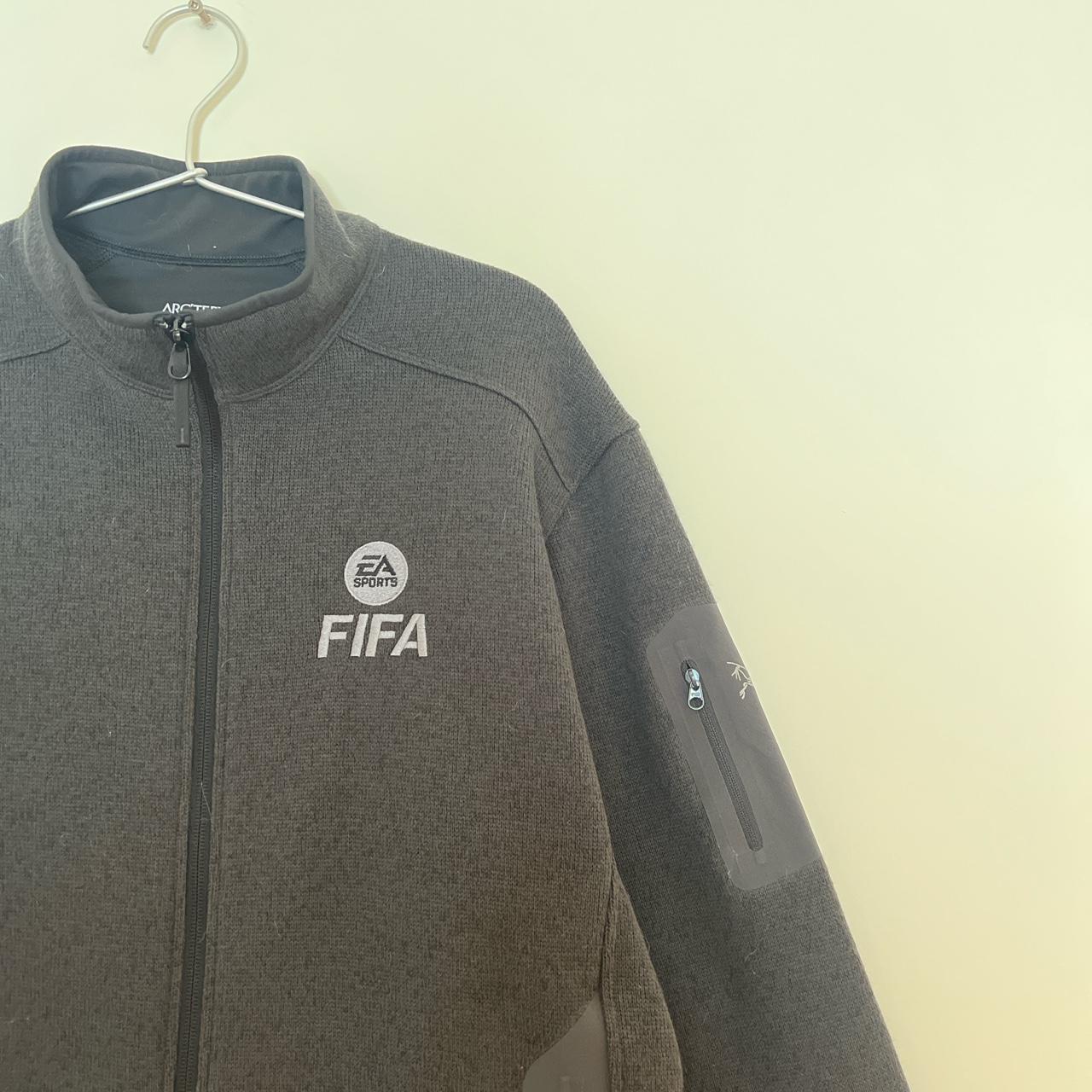 Arc'teryx Men's Black and Grey Jacket Depop