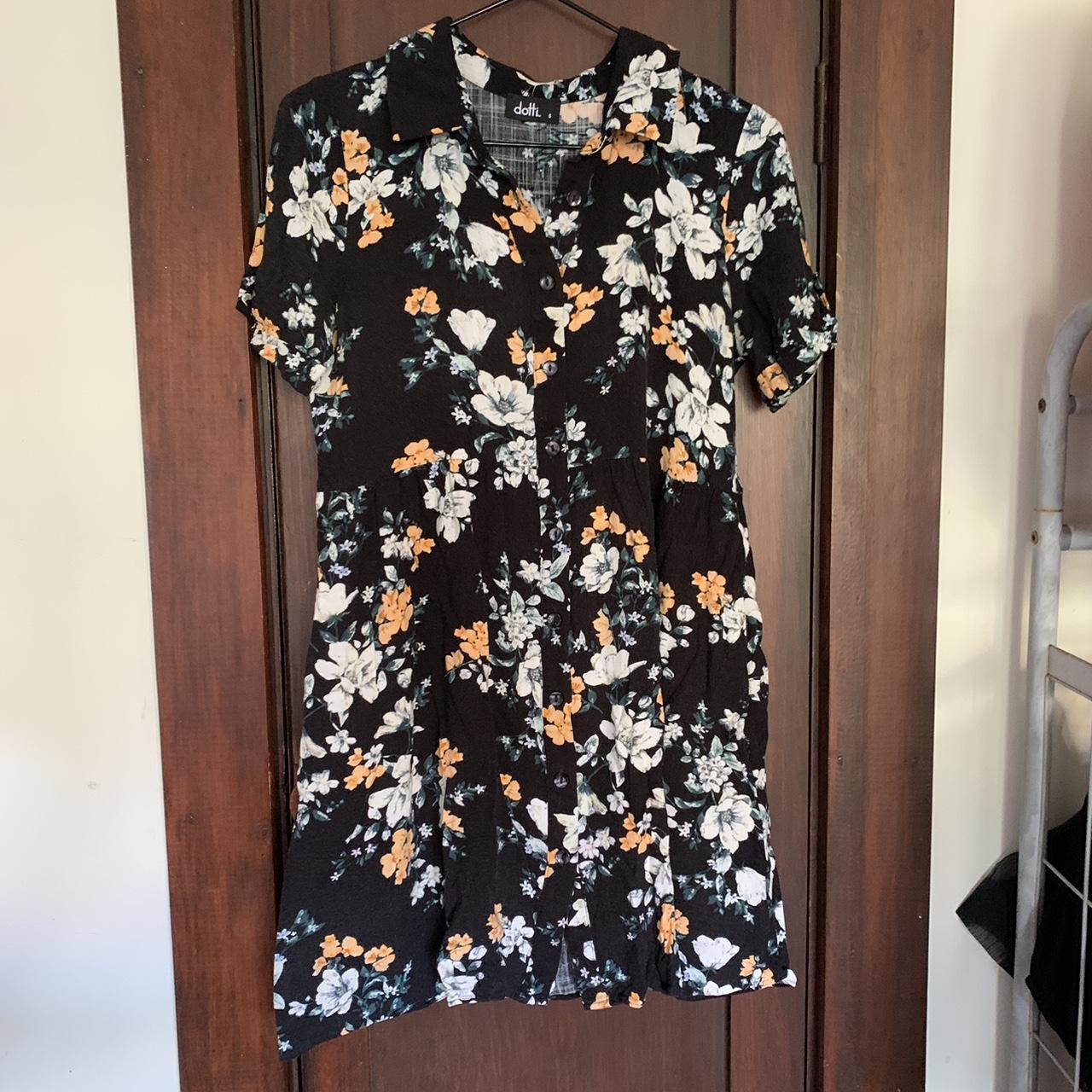 Comfy as can be floral summery dress w pockets!!... Depop