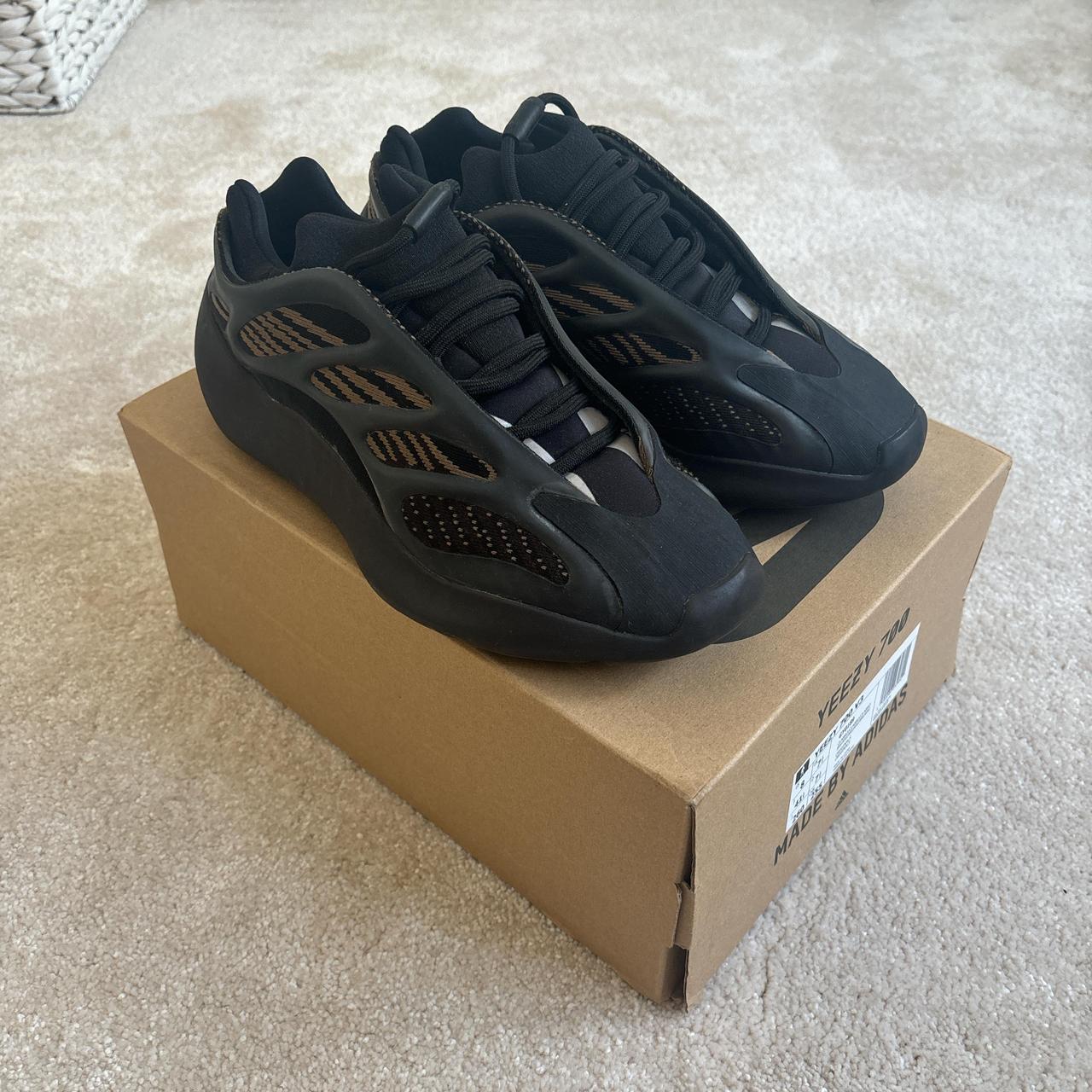 yeezy 700 clabro