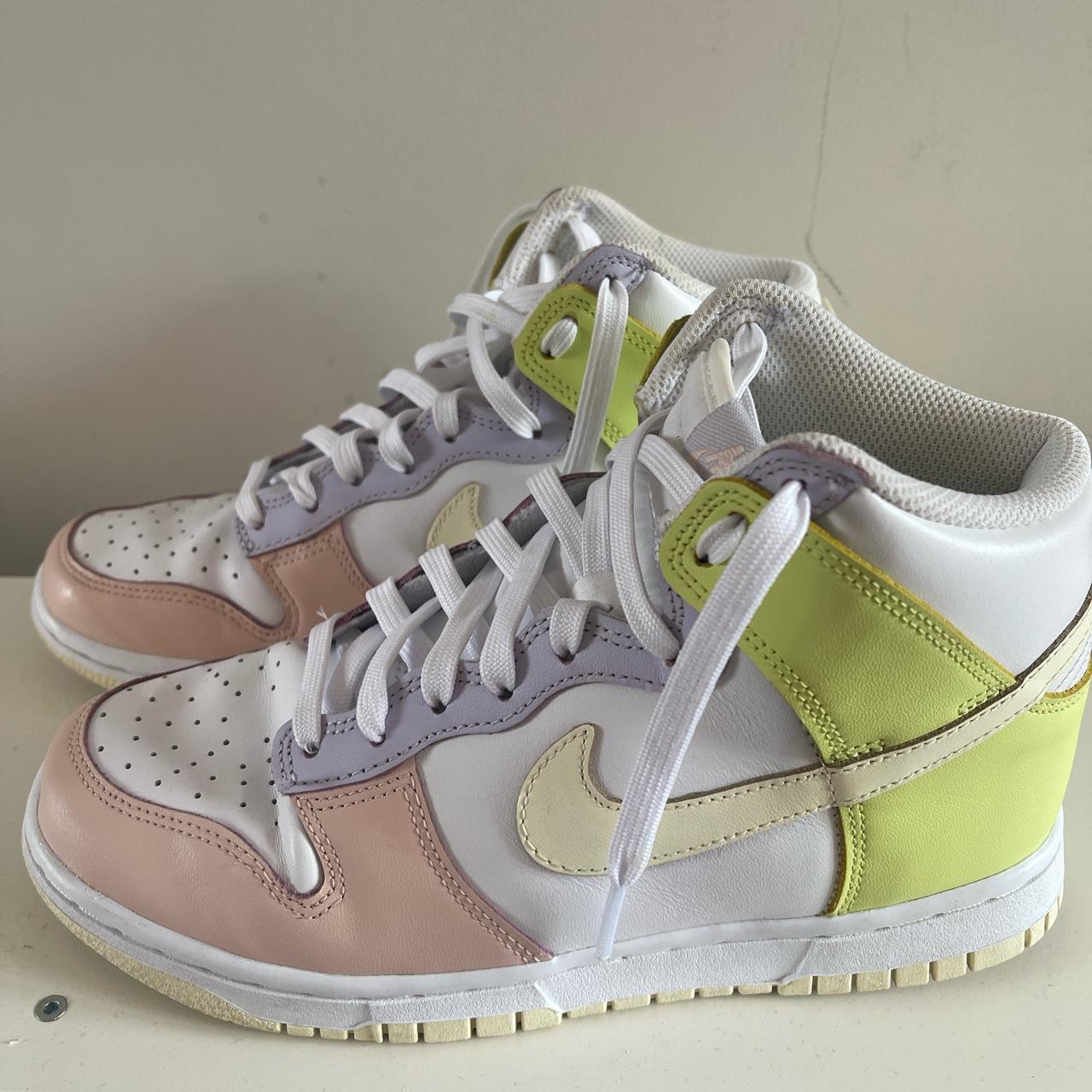 womans nike trainers