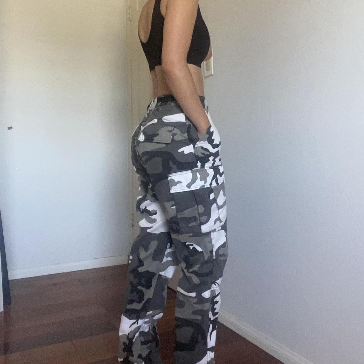 Zumiez camo hot sale pants womens