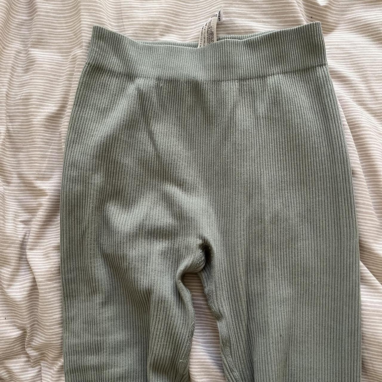 Zara Green Seamless Ribbed Leggings Size XS-S Worn a... - Depop