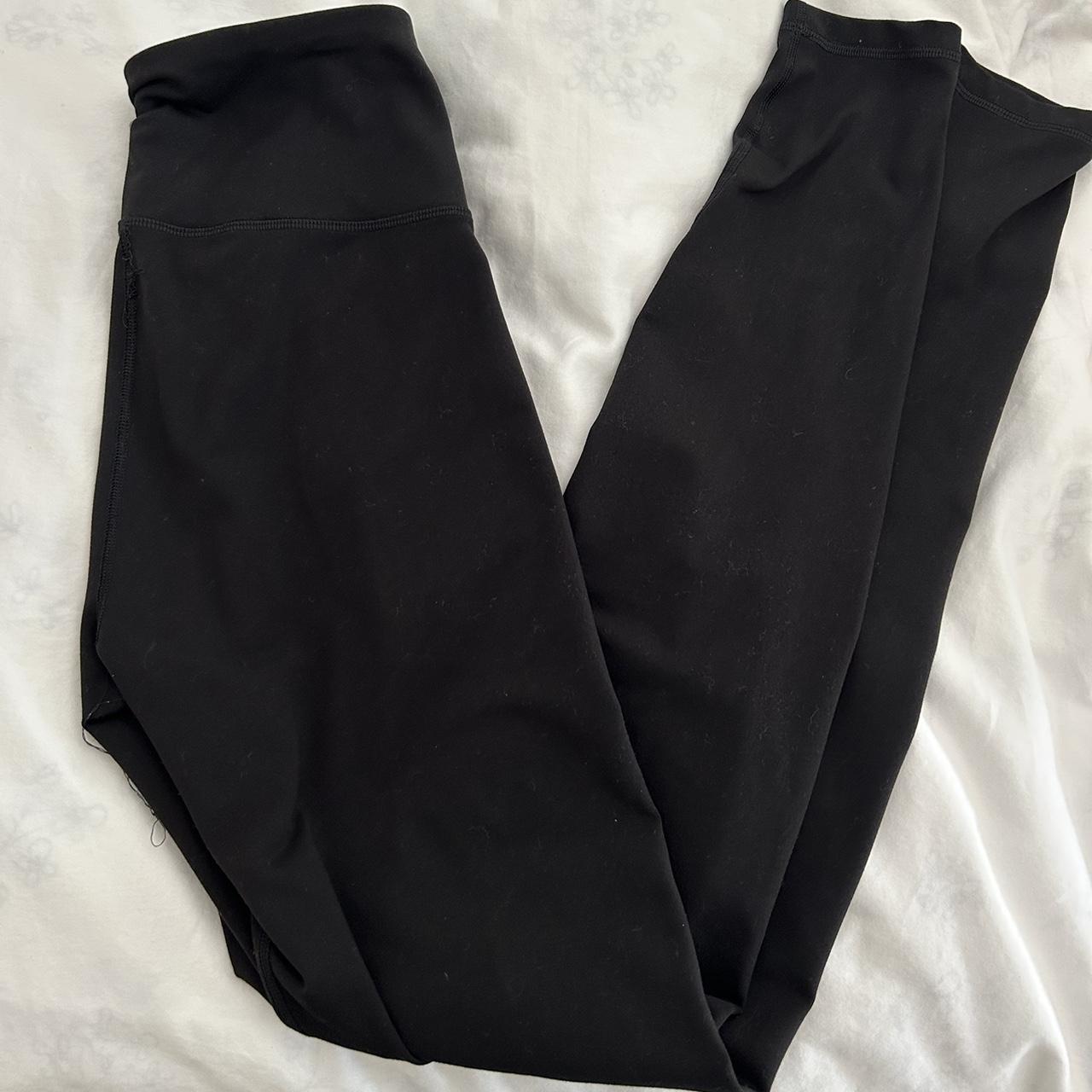 Simple black leggings! - Depop