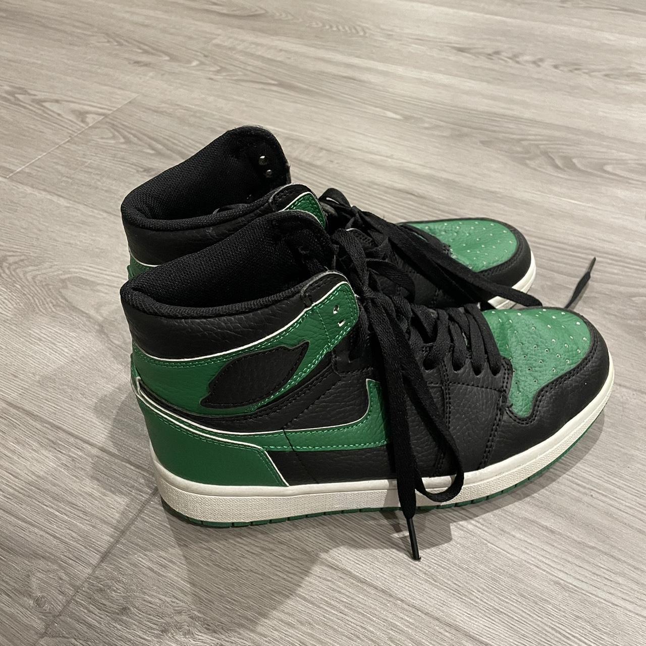 Jordan Women's Green and Black Trainers (2)