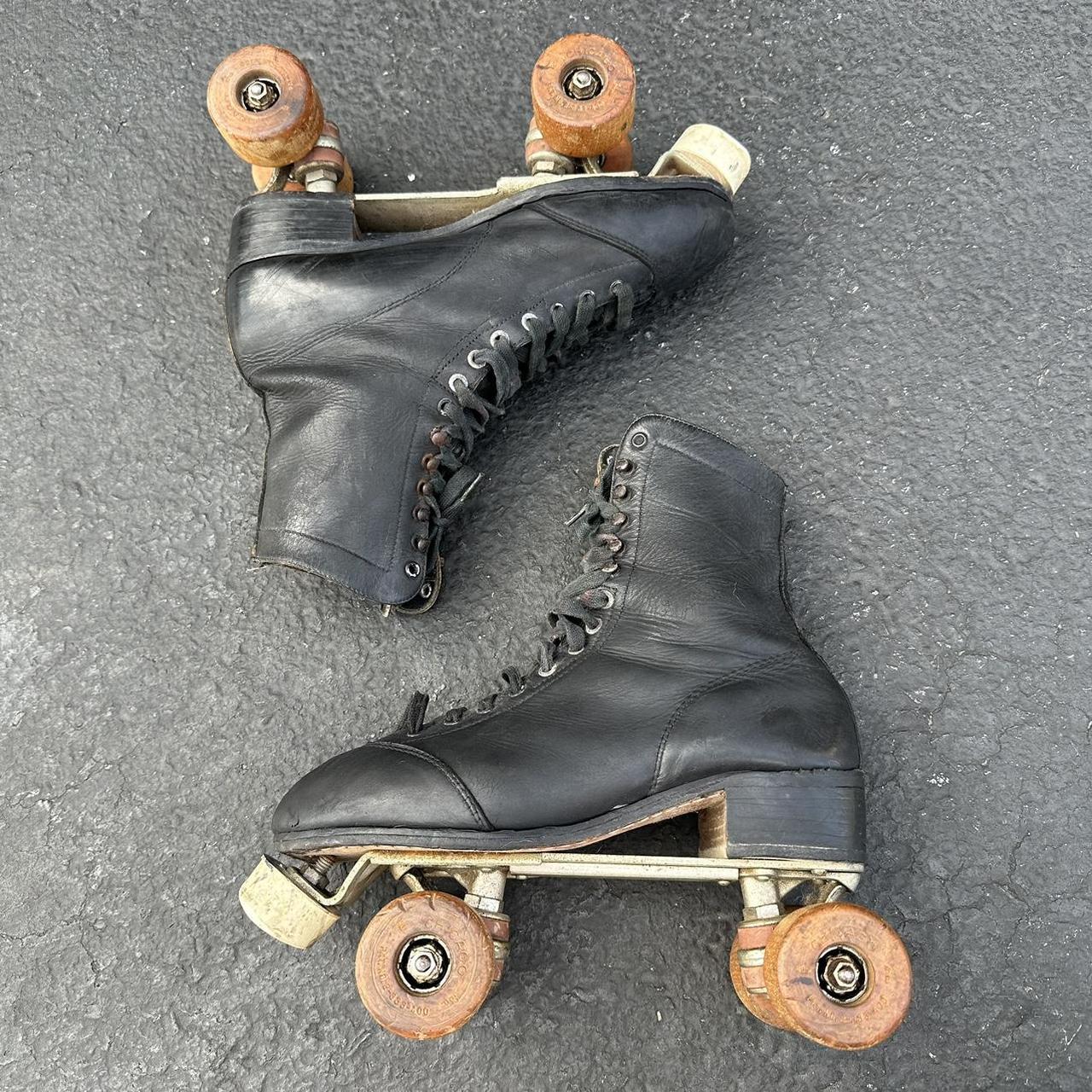 Nice Vintage 1930's Pair of Hyde Women's White Leather Roller Skates in size 8 AA with Chicago Trucks and on sale Wheels ~ FREE SHIPPING