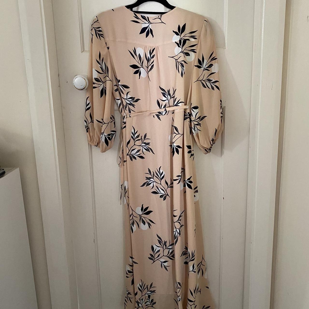 Hobbs pink floral wrap dress Midi length Wrap style... - Depop