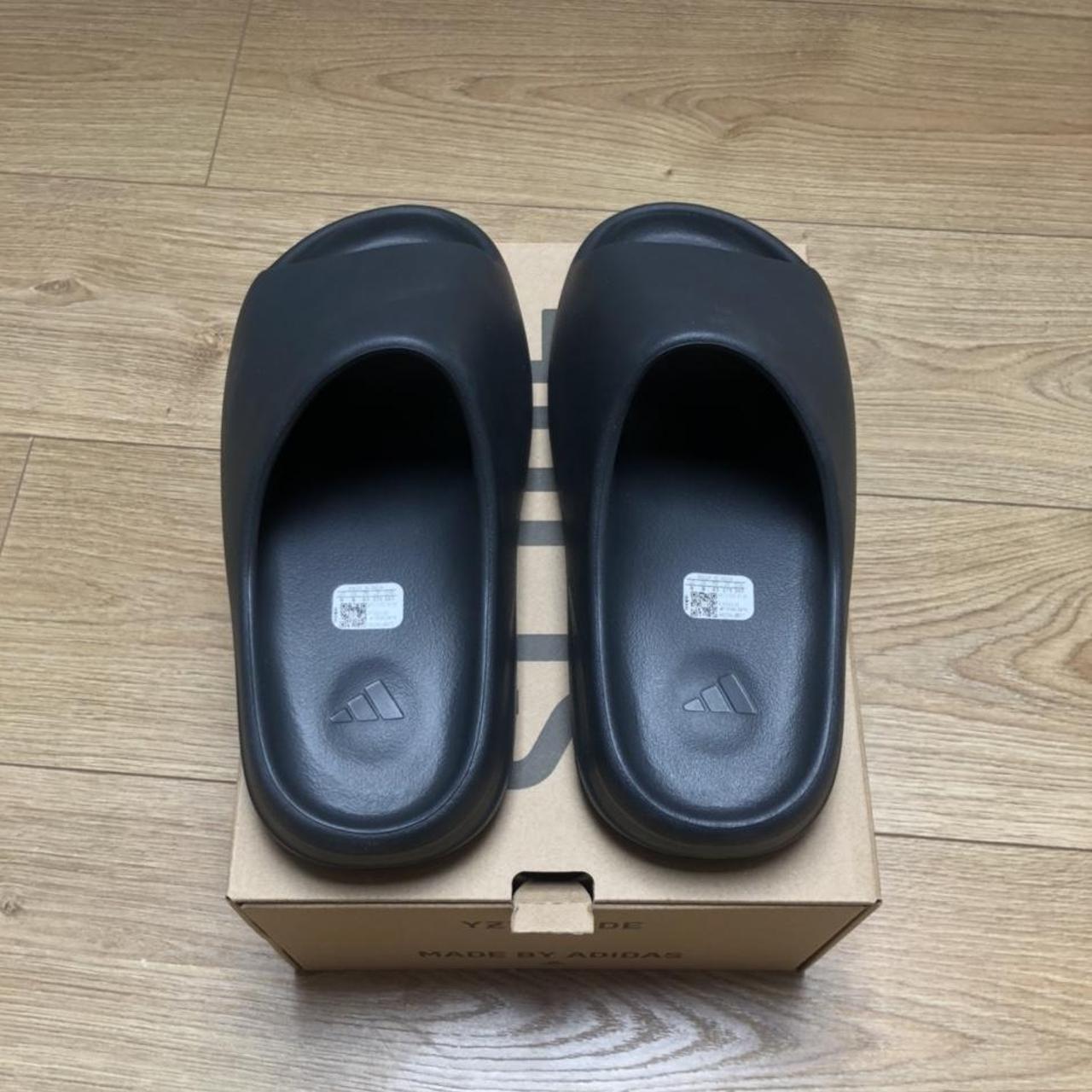 yeezy slides black price
