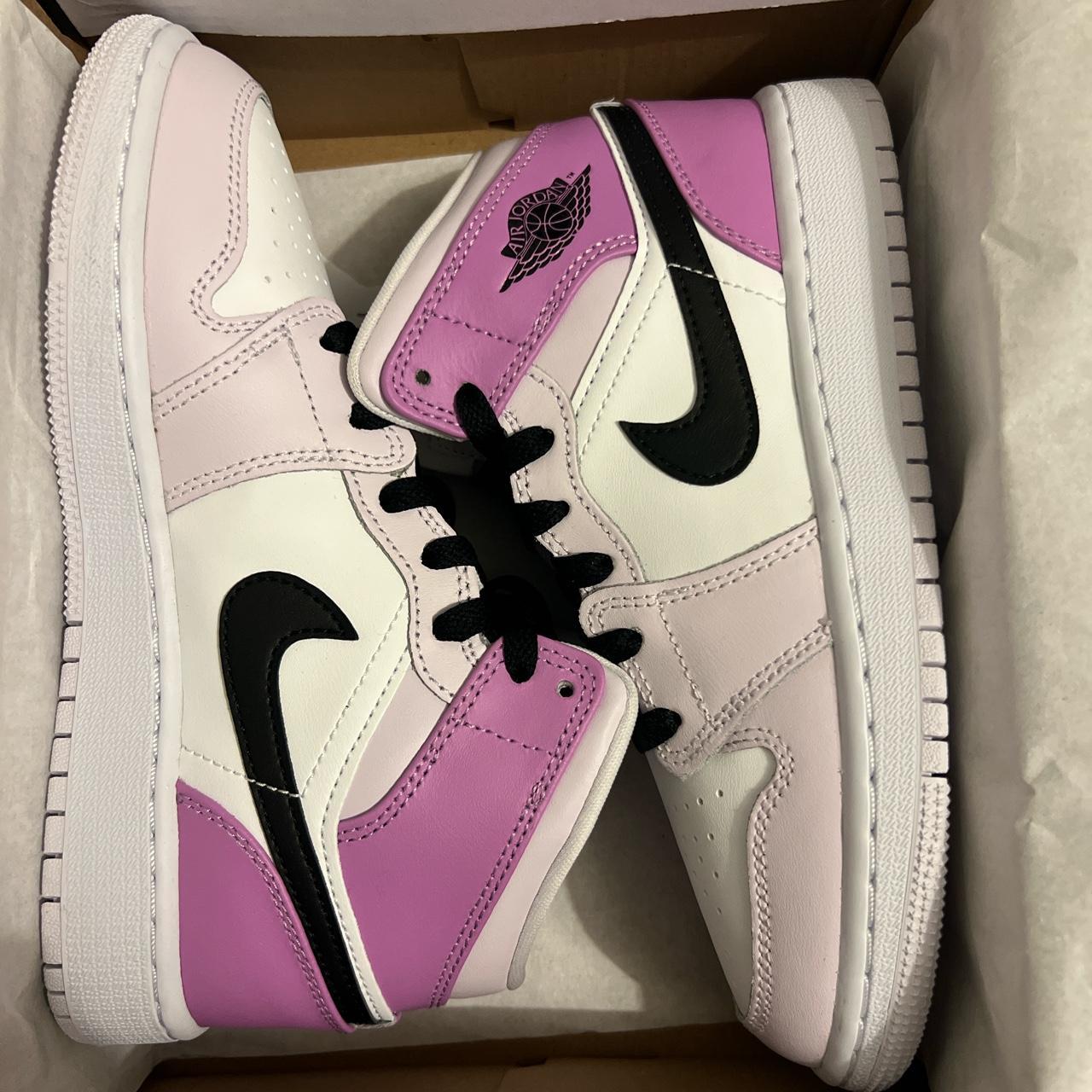 Jordan Pink and Black Trainers | Depop