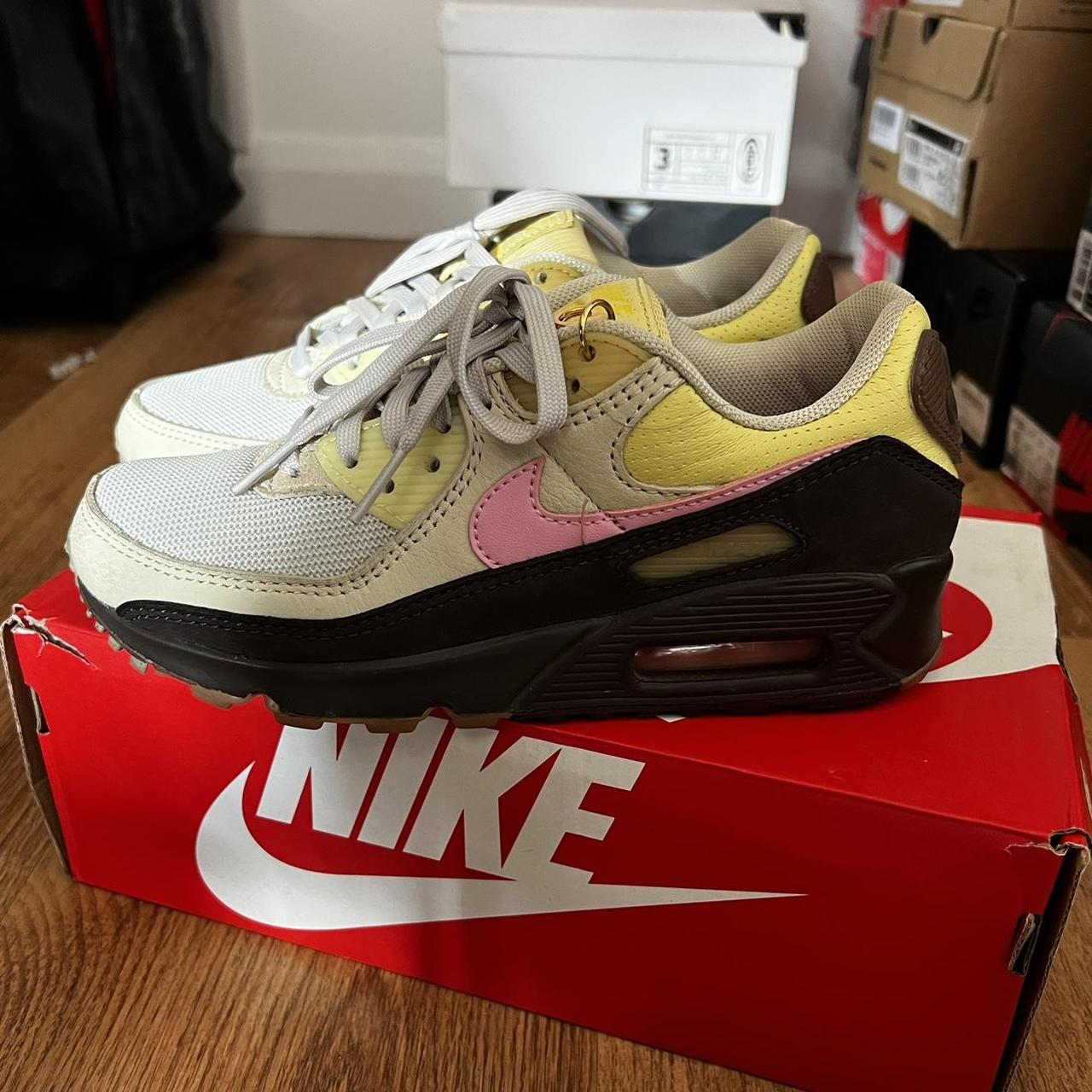 Nike air max on sale 90 yellow and pink