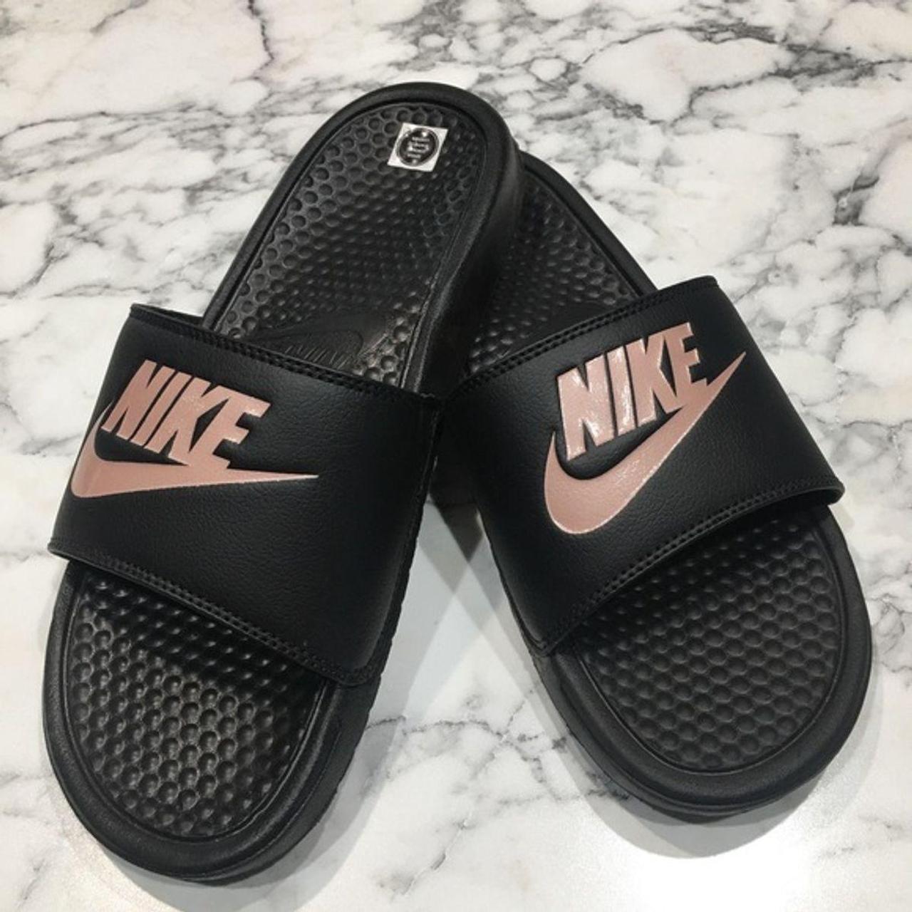 Rose gold on sale nike flip flops