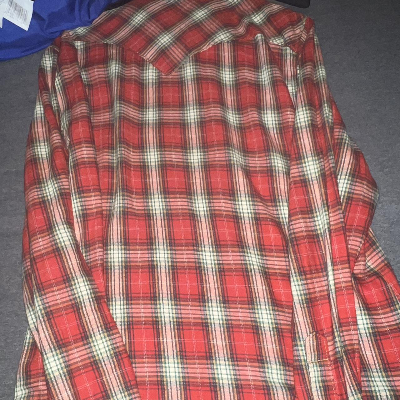 Boston Red Sox flannel T-shirt with elastic waist - Depop