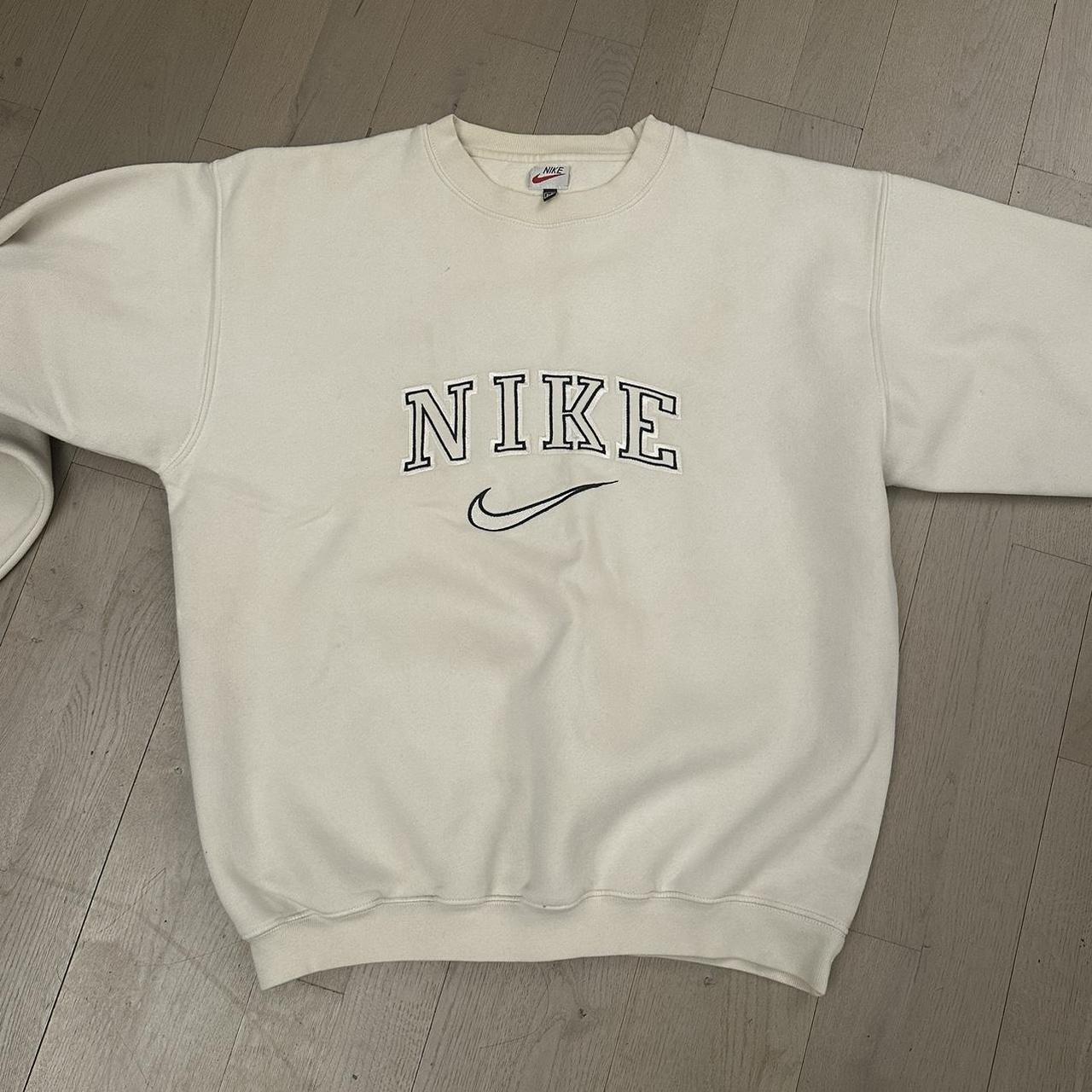 nike sweatshirt vintage beige