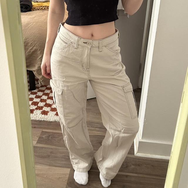 Time and Tru Cream Pants Cute cropped mid rise - Depop