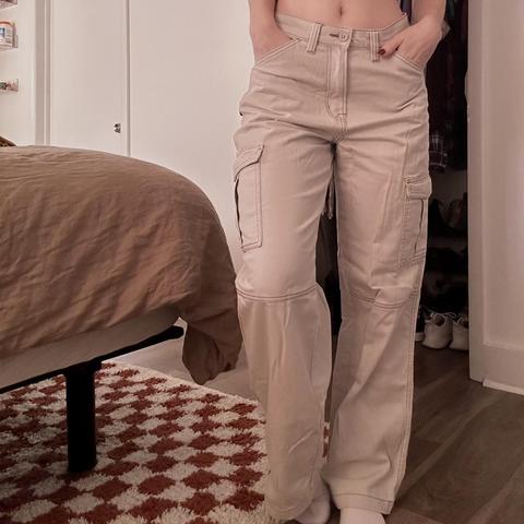 Time and Tru Cream Pants Cute cropped mid rise - Depop