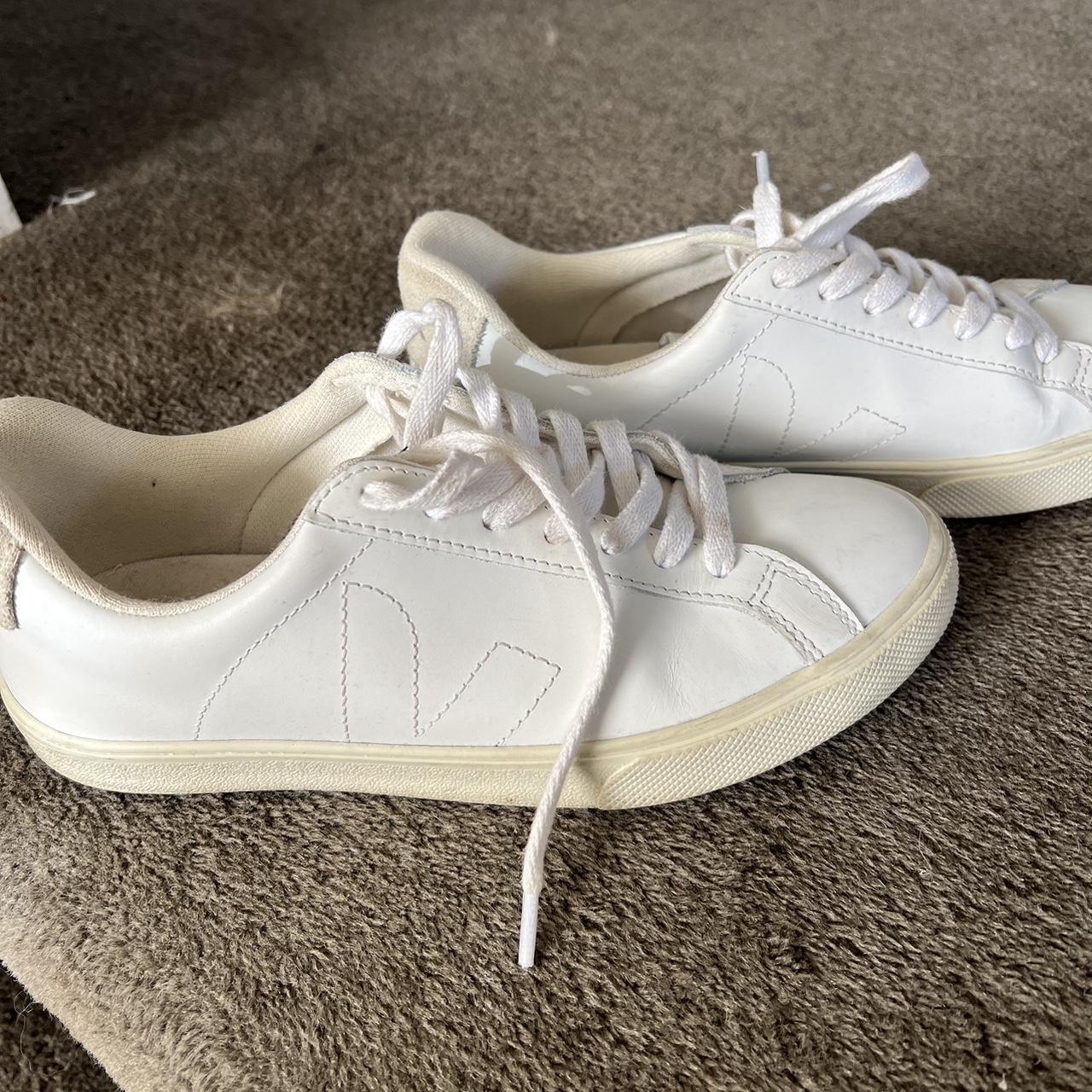 Veja campo white/white sneakers. Only worn a few... - Depop