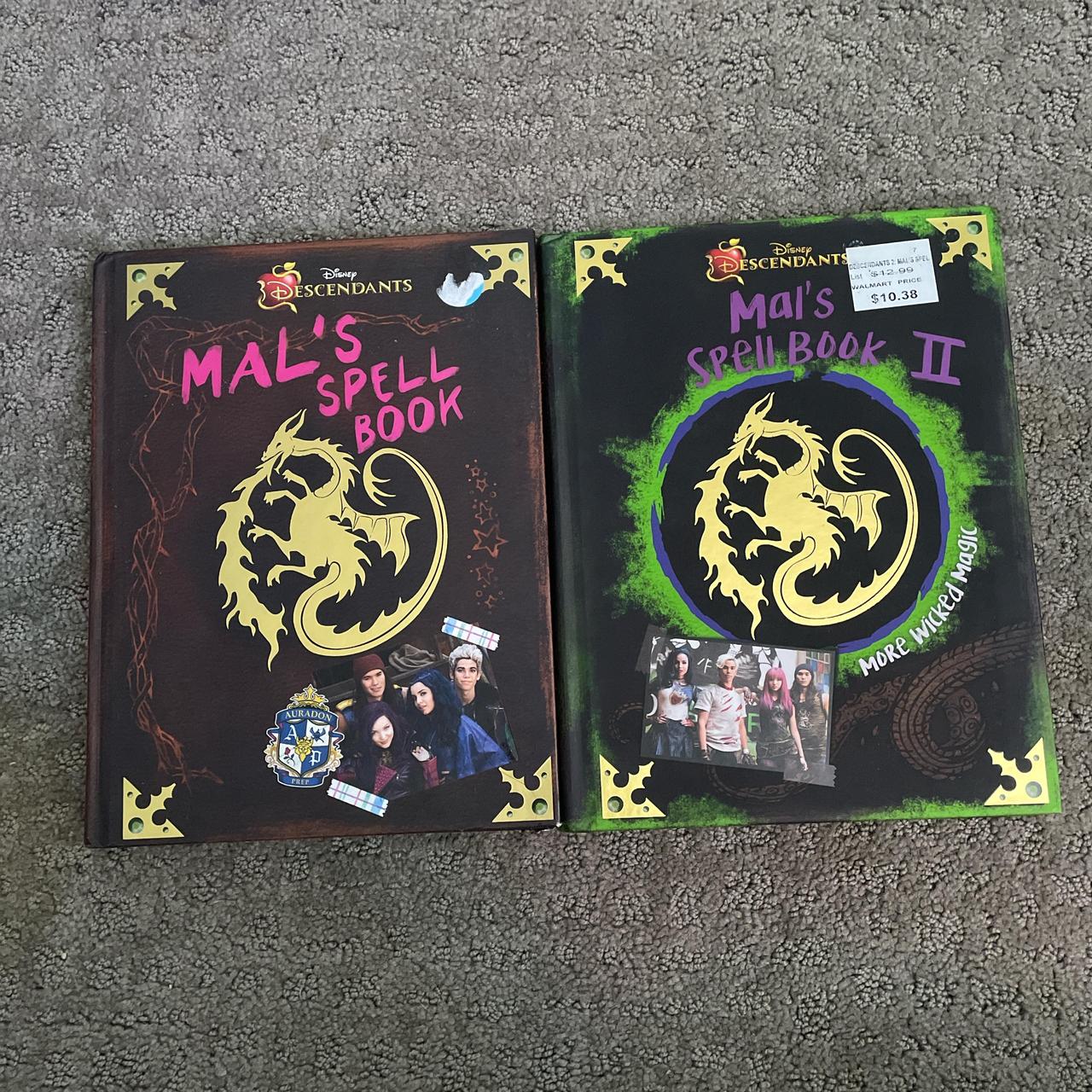 Descendants: Mal's Spell Book by Disney Book Group