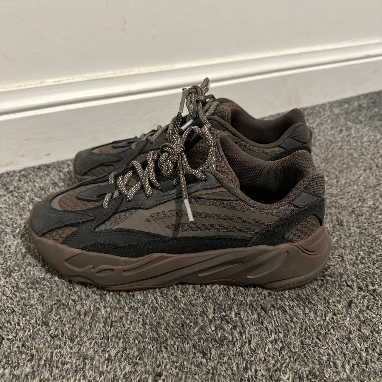 yeezy shoes size 7