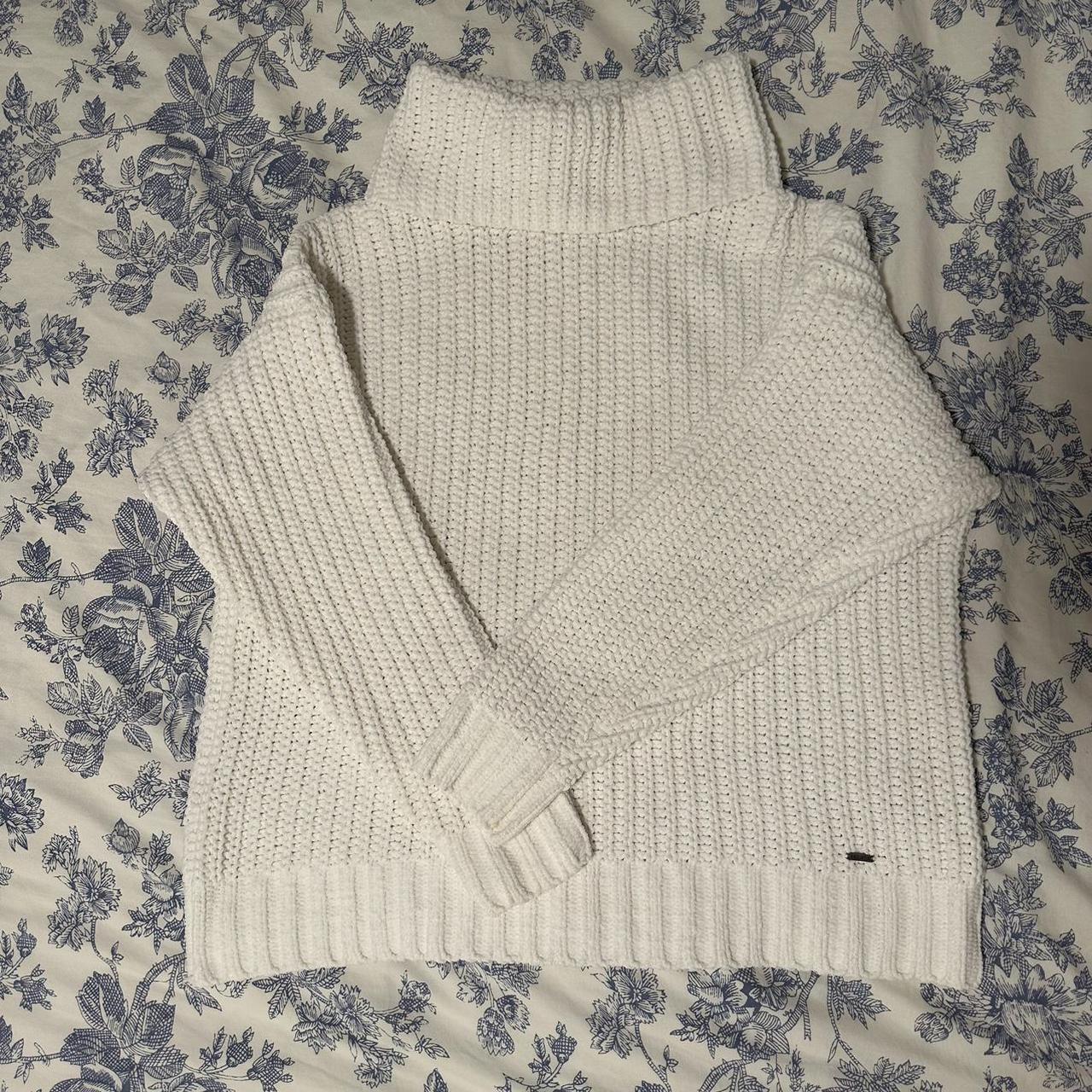 Hollister Co. Women's White Jumper | Depop