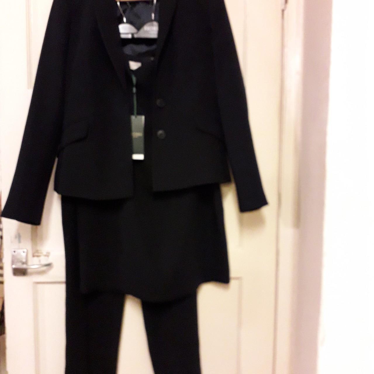 Hobbs Women's Navy Suit Depop