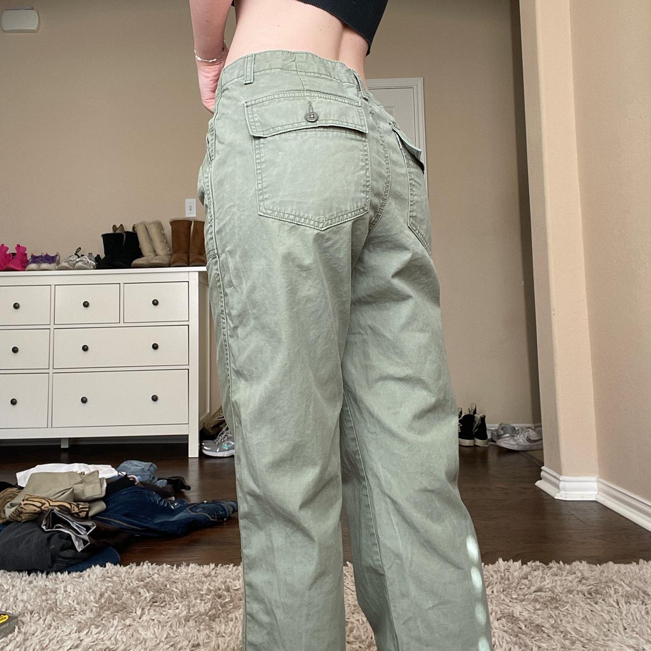 green levi’s cargo pants -size 27 - Depop
