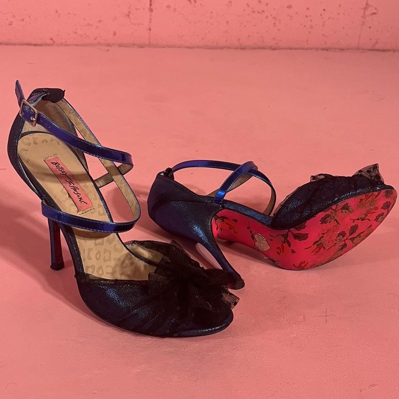 betsey johnson blue pumps