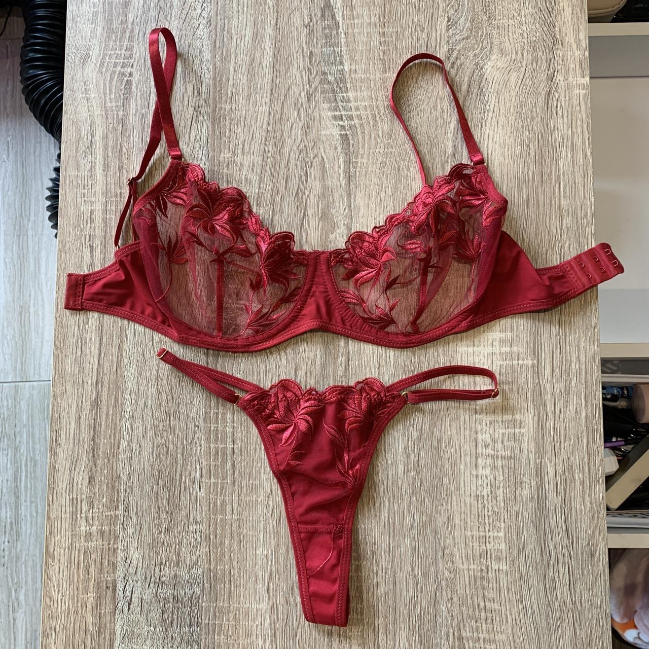 Caitlyn Vee lingerie set size 8F & XS but band is... - Depop