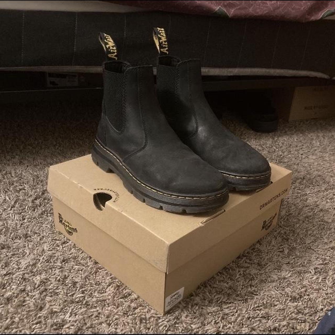 heeled chelsea boot dr marten