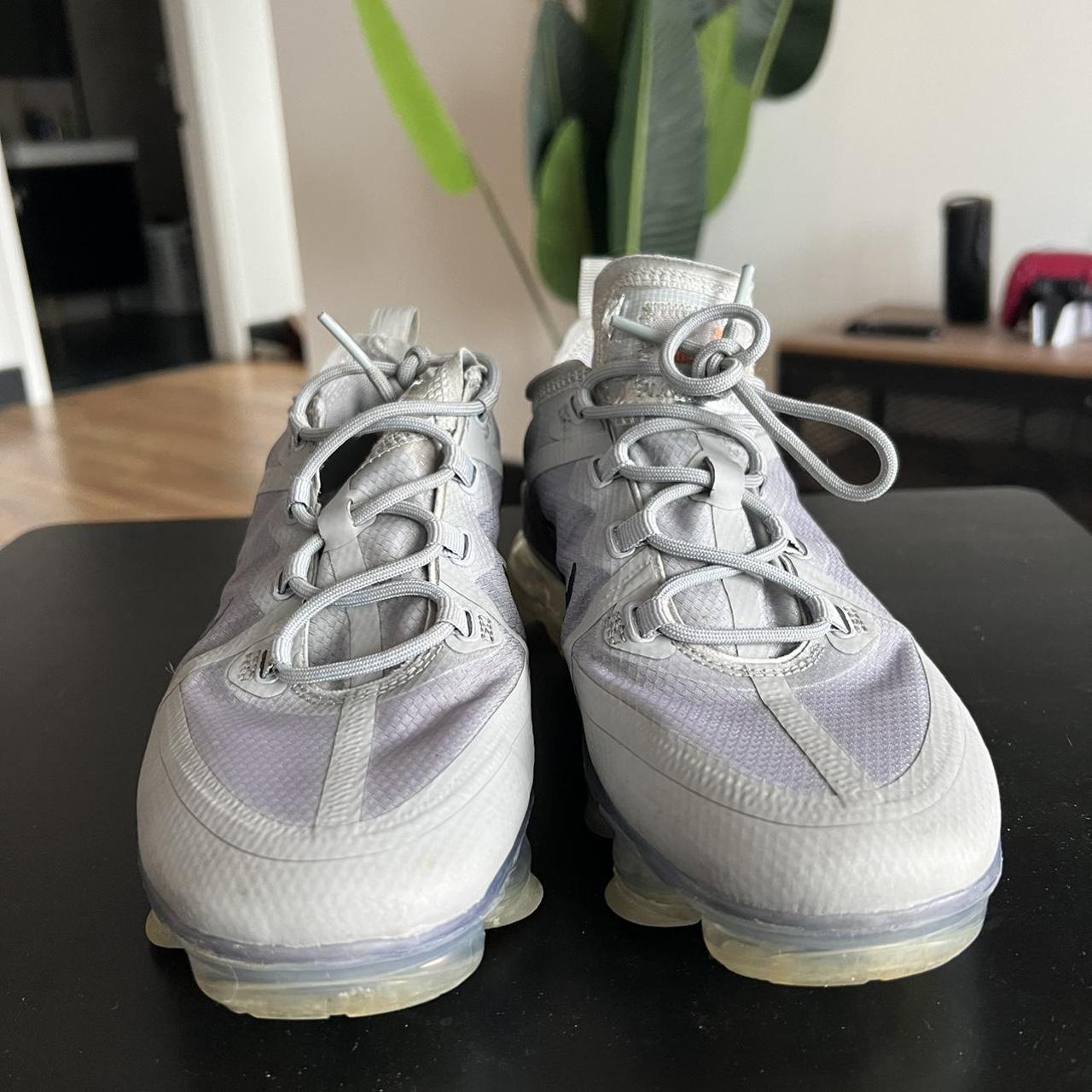 Cleaning best sale white vapormax