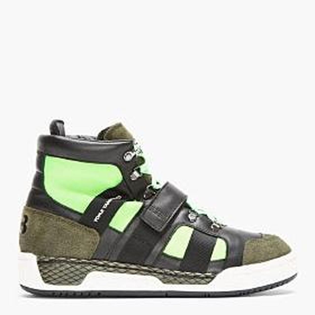 item listed by xamxar