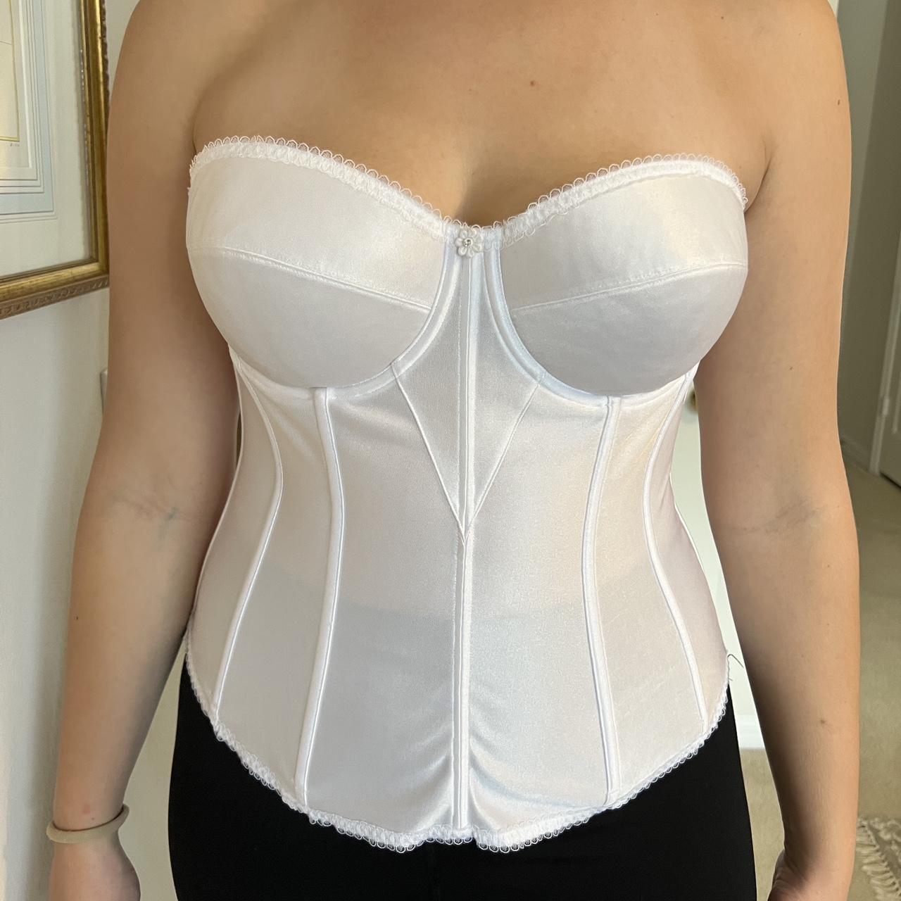 Vintage Dominique corset top. White with cute flower - Depop