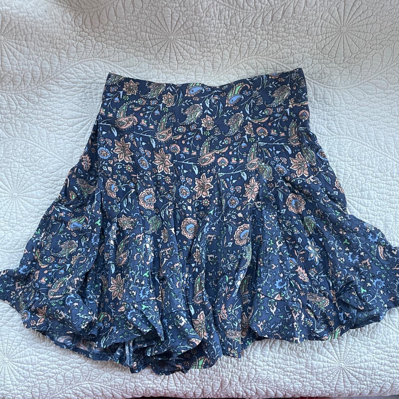 Floral flowy skirt by Forever 21 size Small worn