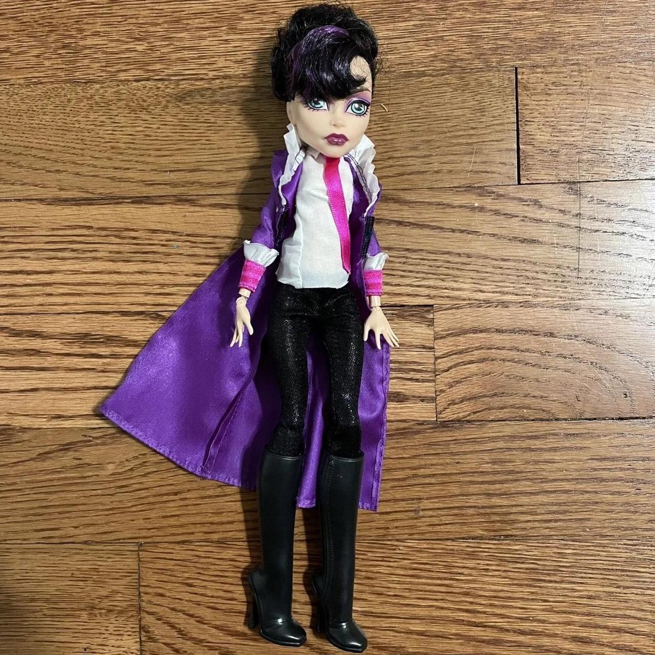 Monster High Headless Headmistress Bloodgood Doll - Depop