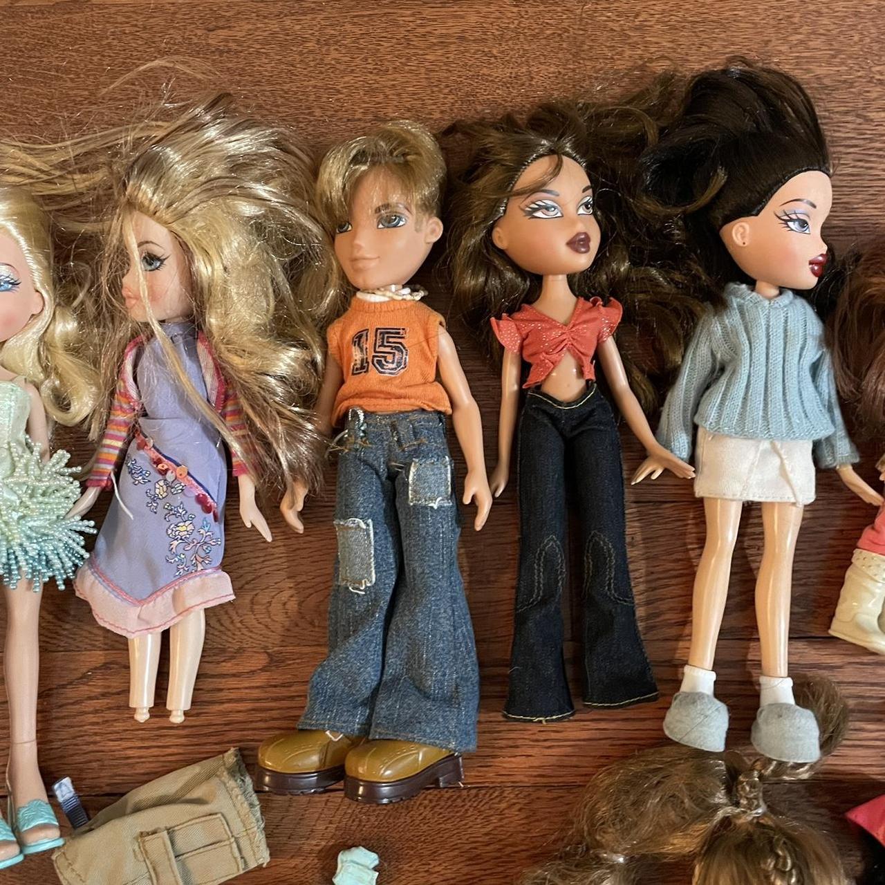 Bratz outlet doll lot