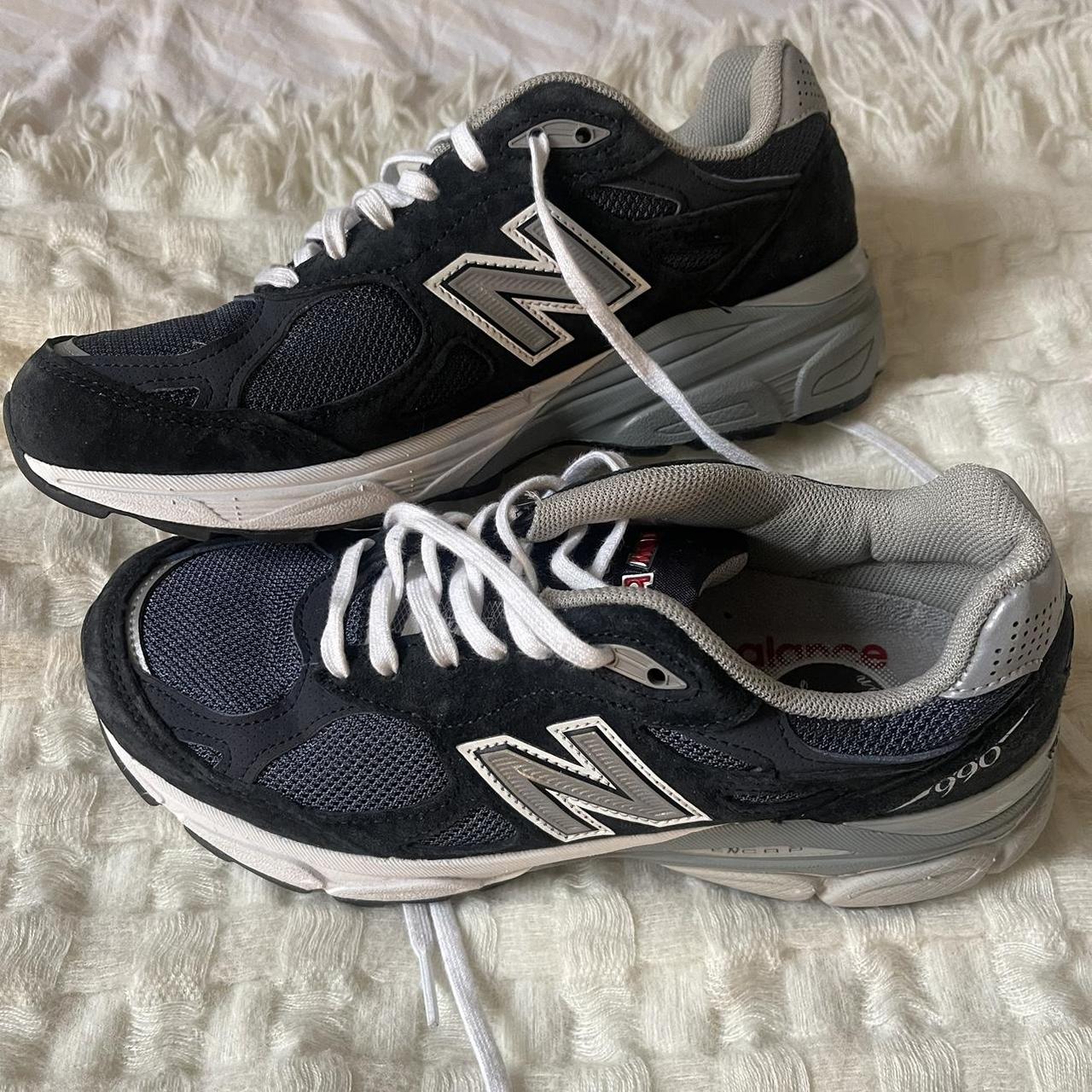 New Balance Women's Navy Trainers Depop