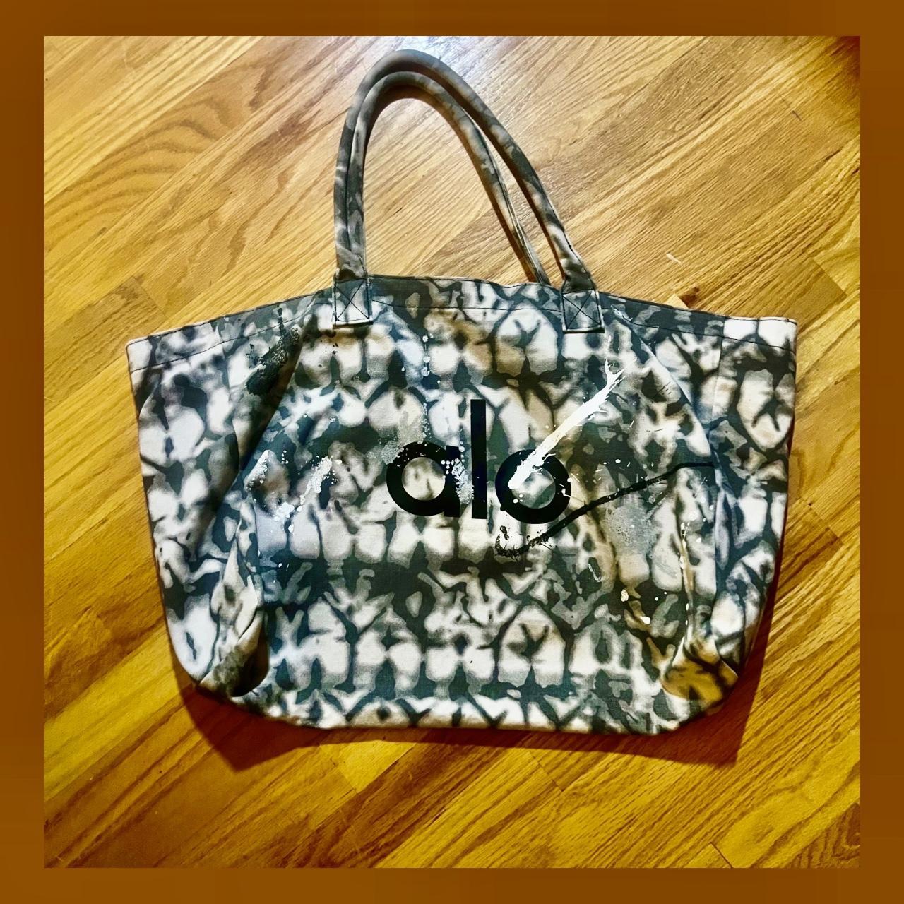 Alo Yoga Tote Bag. Gray And White Splatter Tie Dye. - Depop