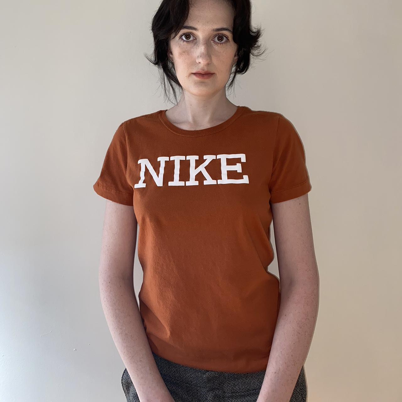 Burnt orange shop nike shirt