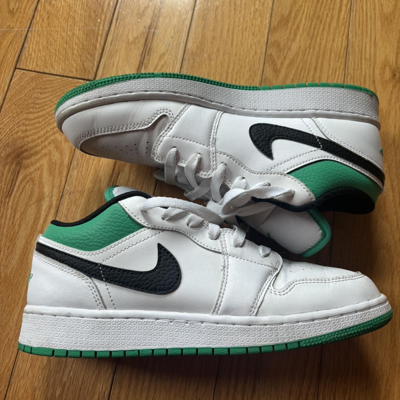 white lucky green black