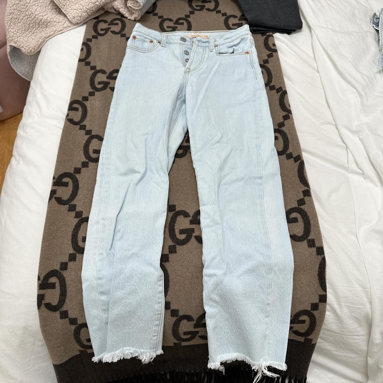 item listed by holsellls